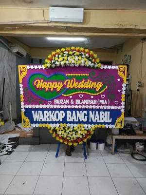 Papan Bunga di Poris Plawad